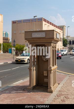 Una foto di una cabina telefonica a Dubai. Foto Stock