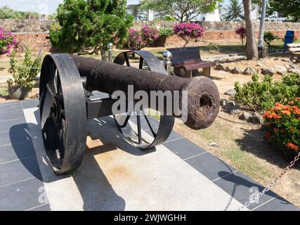 Cannoni del forte di Kuala Kedah Foto Stock