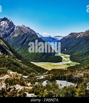 Montagne lungo la pista di Routeburn nel Fiordland National Park, South Island, nuova Zelanda Foto Stock