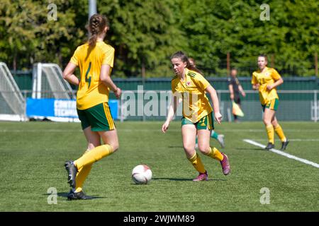 Newtown, Galles. 30 maggio 2023. Ruby Day of FAW Girls Academy South Under 16 in azione durante l'amichevole tra FAW Girls Academy North Under 16 e FAW Girls Academy South Under 16 al Latham Park di Newtown, Galles, Regno Unito il 30 maggio 2023. Crediti: Duncan Thomas/Majestic Media. Foto Stock