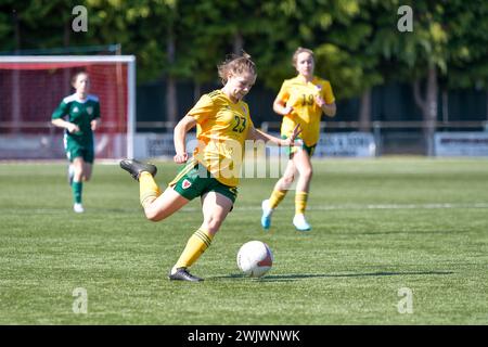 Newtown, Galles. 30 maggio 2023. Callie Jones in azione durante l'amichevole tra la FAW Girls Academy North Under 16 e la FAW Girls Academy South Under 16 al Latham Park di Newtown, Galles, Regno Unito, il 30 maggio 2023. Crediti: Duncan Thomas/Majestic Media. Foto Stock