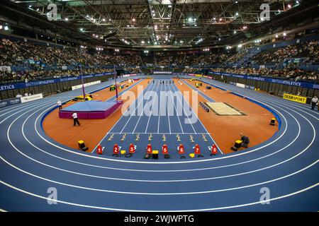 Utilita Arena, Birmingham, Regno Unito. 17 febbraio 2024. 2023 Microplus UK Athletics Indoor Championships Day 1; vista della pista e dell'area interna dell'Utilita Arena Credit: Action Plus Sports/Alamy Live News Foto Stock