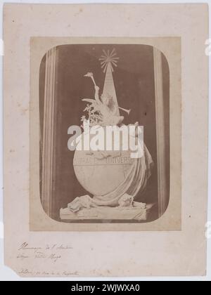 Nicolosi. "Scultura allegorica per suffragio universale". Estrazione di carta per albumina. 1870-1880. Parigi, casa di Victor Hugo. 200669-25 Foto Stock