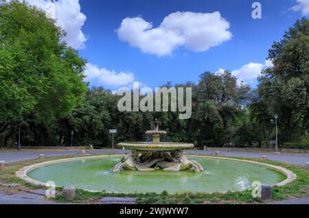 Fontana dei cavalli Marini nel Giardino di Villa Borghese a Roma. Foto Stock