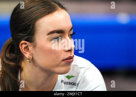 Calgary, Canada. 16 febbraio 2024. CALGARY, CANADA - 16 FEBBRAIO: Marrit Fledderus dei Paesi Bassi durante i Campionati mondiali di pattinaggio su corsa singola ISU all'Olympic Oval il 16 febbraio 2024 a Calgary, Canada. (Foto di Andre Weening/Orange Pictures) credito: Orange Pics BV/Alamy Live News Foto Stock