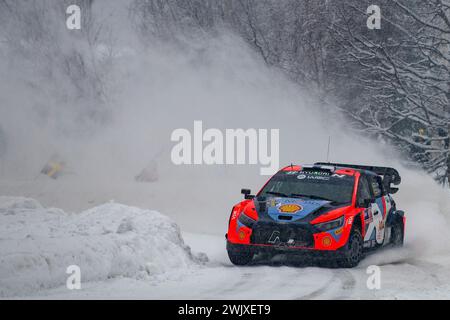 Umea, Svezia. 16 febbraio 2024. Il pilota Esapekka Lappi e Janne Ferm della Hyundai Shell Mobis World Rally Team, Hyundaii20 N Rally1 Hybrid gareggiano durante il FIA World Rally Championship 2024. Credito: SOPA Images Limited/Alamy Live News Foto Stock