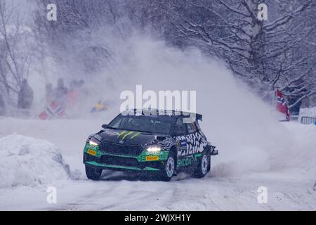 Umea, Svezia. 16 febbraio 2024. Il pilota Oliver Solber e Elliott Edmondson del Team Toksport WRT 2, Skoda Fabia RS Rally2 gareggiano durante il FIA World Rally Championship 2024. (Foto di Luca Barsali/SOPA Images/Sipa USA) credito: SIPA USA/Alamy Live News Foto Stock