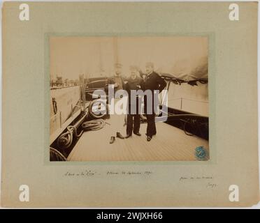 Anonimo. "Georges Hugo a bordo della barca" la Fiona "a Ostenda". Estrazione di carta per albumina. 1890-1890. Parigi, casa di Victor Hugo. 158745-22 Foto Stock