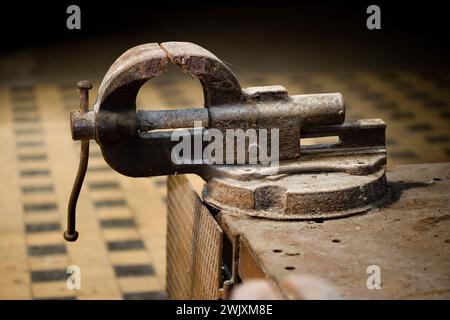 Vecchia morsa arrugginita Foto Stock