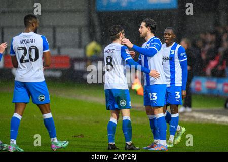 Cole Stockton di Barrow celebra il primo gol della partita della sua squadra durante la partita di Sky Bet League 2 tra Salford City e Barrow a Moor Lane, Salford, sabato 17 febbraio 2024. (Foto: Ian Charles | mi News) crediti: MI News & Sport /Alamy Live News Foto Stock