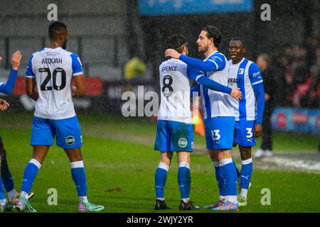 Cole Stockton di Barrow celebra il primo gol della partita della sua squadra durante la partita di Sky Bet League 2 tra Salford City e Barrow a Moor Lane, Salford, sabato 17 febbraio 2024. (Foto: Ian Charles | mi News) crediti: MI News & Sport /Alamy Live News Foto Stock