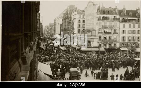 Anonimo, funerale di Sarah Bernhardt (1844-1923), Place de l'Hotel de Ville, 4° arrondissement, Parigi, 29 marzo 1923. (Titolo fedele), 1923-03-29. Processo argentic. Museo Carnavalet, storia di Parigi. Foto Stock