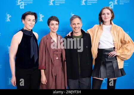 Berlino, Germania. 16 febbraio 2024. Olivia Williams, Berenice Bejo, Gael Garcia Bernal e Renate Reinsve hanno partecipato all'Another End Photocall durante il 74° Berlinale International Film Festival Berlin al Grand Hyatt Hotel di Berlino, Germania, il 16 febbraio 2024. Foto di Aurore Marechal/ABACAPRESS.COM credito: Abaca Press/Alamy Live News Foto Stock