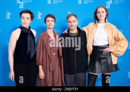 Berlino, Germania. 16 febbraio 2024. Olivia Williams, Berenice Bejo, Gael Garcia Bernal e Renate Reinsve hanno partecipato all'Another End Photocall durante il 74° Berlinale International Film Festival Berlin al Grand Hyatt Hotel di Berlino, Germania, il 16 febbraio 2024. Foto di Aurore Marechal/ABACAPRESS.COM credito: Abaca Press/Alamy Live News Foto Stock