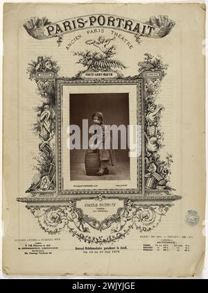 Secondo Etienne Carjat. Cécile Daubray nel ruolo di Cosette nella ripresa dei miserabili al Théâtre de la porte St Martin, Parigi (10° arr.), 1878. Revue "Paris-Portrait". Photoglyputie. 1878 Parigi, casa di Victor Hugo. 76326-31 attrice, comica, ragazza, giornale, rivista, bambina, pezzo di teatro, recensione Foto Stock