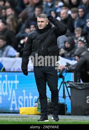 Preston, Regno Unito. 17 febbraio 2024. Ryan Lowe manager di Preston North End, durante il match per lo Sky Bet Championship Preston North End vs Blackburn Rovers a Deepdale, Preston, Regno Unito, 17 febbraio 2024 (foto di Cody Froggatt/News Images) a Preston, Regno Unito, il 17/2/2024. (Foto di Cody Froggatt/News Images/Sipa USA) credito: SIPA USA/Alamy Live News Foto Stock