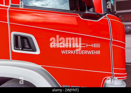 Werkfeuerwehr Porsche, Stoccarda-Zuffenhausen. // 16.02.2024: Stoccarda, Baden-Württemberg, Deutschland, Europa *** Porsche Plant Fire Department, Stoccarda Zuffenhausen 16 02 2024 Stoccarda, Baden Württemberg, Germania, Europa Foto Stock