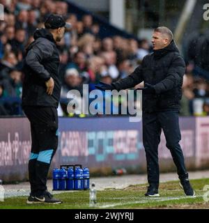 Il manager del Preston North End Ryan Lowe gesticola il match per lo Sky Bet Championship tra Preston North End e Blackburn Rovers a Deepdale, Preston, sabato 17 febbraio 2024. (Foto: Mike Morese | mi News) crediti: MI News & Sport /Alamy Live News Foto Stock