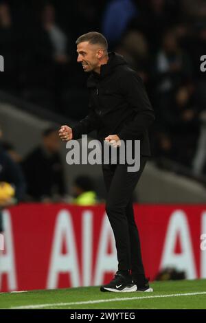 Londra, Regno Unito. 17 febbraio 2024. Gary o'Neil, manager dei Wolverhampton Wanderers, celebra a tempo pieno la partita di Premier League tra Tottenham Hotspur e Wolverhampton Wanderers al Tottenham Hotspur Stadium di Londra, Inghilterra, il 17 febbraio 2024. Foto di Ken Sparks. Solo per uso editoriale, licenza richiesta per uso commerciale. Non utilizzare in scommesse, giochi o pubblicazioni di singoli club/campionato/giocatori. Crediti: UK Sports Pics Ltd/Alamy Live News Foto Stock