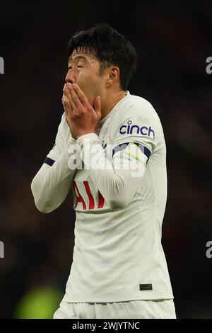 Londra, Regno Unito. 17 febbraio 2024. Son Heung-min del Tottenham Hotspur è visibilmente sconvolto a tempo pieno durante la partita di Premier League tra il Tottenham Hotspur e il Wolverhampton Wanderers al Tottenham Hotspur Stadium di Londra, Inghilterra il 17 febbraio 2024. Foto di Ken Sparks. Solo per uso editoriale, licenza richiesta per uso commerciale. Non utilizzare in scommesse, giochi o pubblicazioni di singoli club/campionato/giocatori. Crediti: UK Sports Pics Ltd/Alamy Live News Foto Stock
