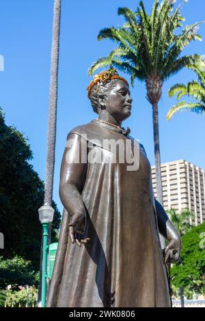 Statua della regina Lili'uokalani di fronte al Campidoglio dello Stato delle Hawaii, Beretania Street, Honolulu, Oahu, Hawaii, Stati Uniti d'America Foto Stock