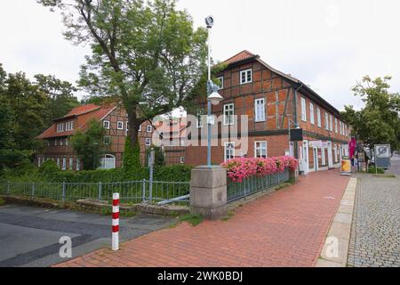 Germania, bassa Sassonia, Rotenburg an der Wümme - 27 luglio 2023: Edifici in mattoni con Stadtspeicher. Foto Stock