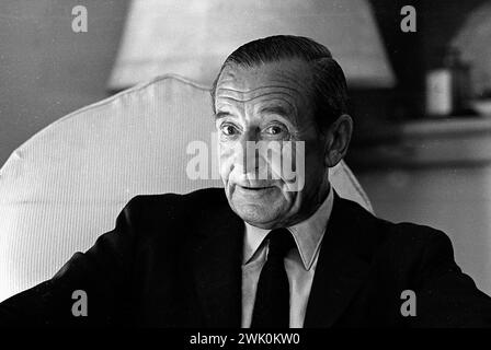 Pedro Eugenio Aramburu, militare argentino ed ex presidente de facto, nel suo appartamento di Buenos Aires, il 2 febbraio 1969. Foto Stock