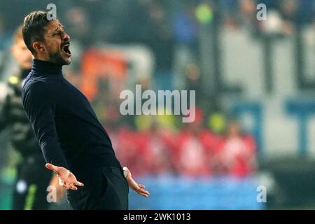 Bergamo, Italia. 17 febbraio 2024. Foto Spada/LaPresse 17 febbraio 2024 - Bergamo, Italia - sport, calcio - Atalanta vs Sassuolo - Campionato italiano di calcio serie A TIM 2023/2024 - Stadio Gewiss. Nella foto: Alessio Dionisi (US Sassuolo);17 febbraio 2024 Bergamo, Italia - sport, calcio - Atalanta vs Sassuolo - Campionato di calcio di serie A 2023/2024 - Stadio Gewiss . Nella foto: Alessio Dionisi (US Sassuolo); credito: LaPresse/Alamy Live News Foto Stock