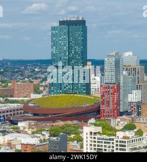 Brooklyn, NY - 12 marzo 2023: Veduta aerea del Barclays Center a Brooklyn, New York. Foto Stock