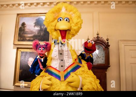 Il Segretario di Stato degli Stati Uniti Michael R. Pompeo ospita il 2019 Kennedy Center Honors Awardees - Earth, Wind & Fire, Sally Field, Linda Ronstadt, Sesame Street, e Michael Tilson Thomas - per cena al Dipartimento di Stato degli Stati Uniti, a Washington, DC, il 7 dicembre 2019. [Foto del Dipartimento di Stato di Freddie Everett/ Public Domain] Foto Stock