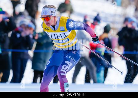 Minneapolis, Minnesota, Stati Uniti. 17 febbraio 2024. JESSIE DIGGINS degli Stati Uniti durante le qualificazioni sprint del giorno 2 della Coppa del mondo di fondo COOP FIS 2024 a Minneapolis. (Immagine di credito: © Steven Garcia/ZUMA Press Wire) SOLO PER USO EDITORIALE! Non per USO commerciale! Foto Stock