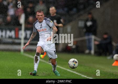 Swansea, Regno Unito. 17 febbraio 2024. Josh Tymon di Swansea City in azione. Partita del campionato EFL Skybet, Swansea City contro Ipswich Town allo Stadio Swansea.com di Swansea, Galles, sabato 17 febbraio 2024. Questa immagine può essere utilizzata solo per scopi editoriali. Solo per uso editoriale, foto di Andrew Orchard/Andrew Orchard fotografia sportiva/Alamy Live news credito: Andrew Orchard fotografia sportiva/Alamy Live News Foto Stock