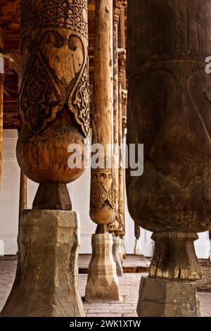 Vista della sala del trono nell'Arca, l'antico palazzo reale di Bukhara. Foto Stock