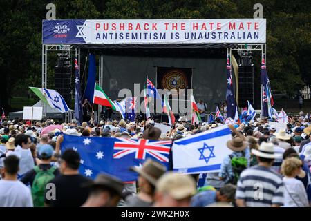 Sydney, Australia. 18 febbraio 2024. Migliaia di persone hanno partecipato ad una manifestazione il 18 febbraio nel centro di Sydney a sostegno degli ebrei australiani, in mezzo al crescente antisemitismo. Il raduno è stato organizzato dal gruppo cristiano mai più è ora. Gli incidenti antisemiti sono aumentati in Australia da quando sono scoppiati i conflitti tra Israele e Hamas lo scorso ottobre Foto Stock