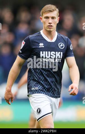 L'attaccante del Millwall Zian Flemming (10) in azione durante la partita del Millwall FC contro Sheffield Wednesday FC Sky bet EFL Championship al Den, Londra, Inghilterra, Regno Unito il 17 febbraio 2024 Foto Stock