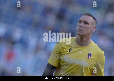 Roma, Italia. . 18 febbraio 2024. Foto Alfredo Falcone/LaPresse 18 febbraio 2024 - Roma, Italia. - Sport, calcio - Lazio vs Bologna - Campionato italiano di calcio serie A TIM 2023/2024 - Stadio Olimpico di Roma. Nella foto: Lucasz Skorupski (28 Bologna FC) foto Alfredo Falcone/LaPresse 18 febbraio 2024 Roma, Italia - sport, calcio - Lazio vs Bologna - Campionato Italiano di calcio 2023/2024 - Stadio Olimpico în Roma. Nella foto: Lucasz Skorupski (28 Bologna FC) credito: LaPresse/Alamy Live News Foto Stock