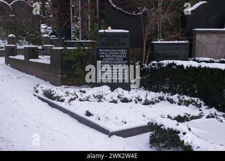 Berlino, Germania - 19 gennaio 2024: Claus Schenk Graf von Stauffenberg fu sepolto qui dopo essere stato giustiziato il 20 luglio 1944 per il suo coinvolgimento nella AT Foto Stock