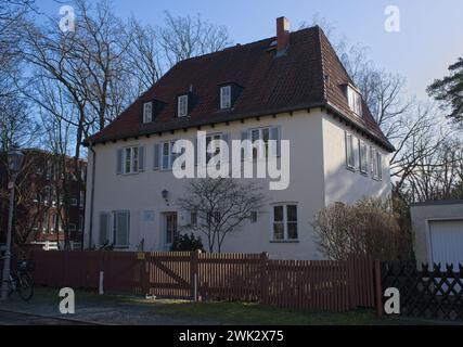 Berlino, Germania - 1 febbraio 2024: Questa era la casa dei genitori di Dietrich Bonhoeffer e dei fratelli Klaus. E' stato arrestato qui dalla Gestapo durante il mondo Foto Stock