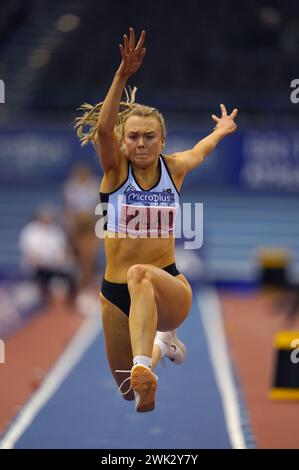 Lily Hulland durante il secondo giorno della finale del salto triplo femminile dei Microplus UK Athletics Indoor Championships 2024 presso l'Utilita Arena di Birmingham. Data foto: Domenica 18 febbraio 2024. Foto Stock