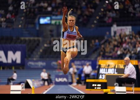 Lily Hulland durante il secondo giorno della finale del salto triplo femminile dei Microplus UK Athletics Indoor Championships 2024 presso l'Utilita Arena di Birmingham. Data foto: Domenica 18 febbraio 2024. Foto Stock