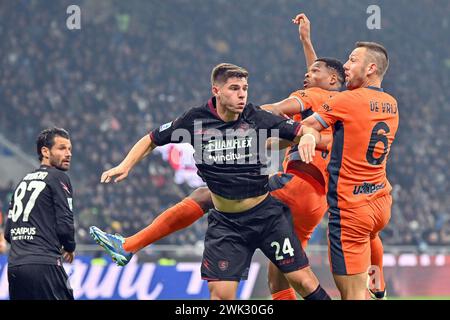 Milano, Italia. 16 febbraio 2024. Denzel Dumfries (2) e Stefan de Vrij (6) dell'Inter e Marco Pellegrino (24) della Salernitana visti durante la partita di serie A tra Inter e Salernitana al Giuseppe Meazza di Milano. (Foto: Gonzales Photo - Tommaso Fimiano). Foto Stock