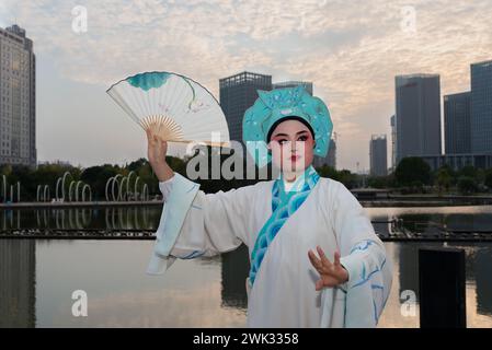 Ballerina cinese dell'opera Foto Stock
