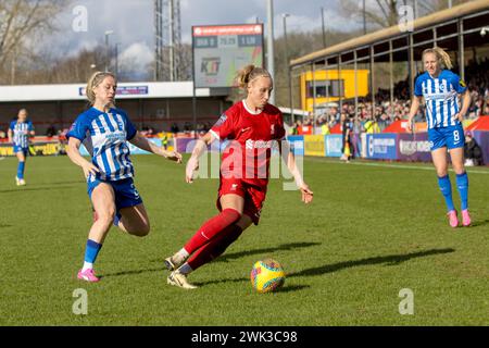 Crawley, Regno Unito. 18 febbraio 2024. Broadfield Stadium, Crawley, Inghilterra, 18 febbraio 2024: Emma Koivisto (2 Liverpool) in azione durante la partita Barclays Womens Super League tra Brighton e Liverpool al Broadfield Stadium di Crawley. (Tom Phillips/SPP) credito: Foto SPP Sport Press. /Alamy Live News Foto Stock