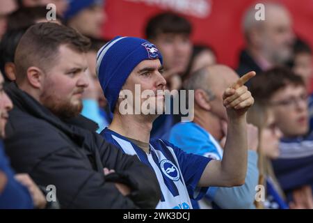 Tifoso di Brighton durante la partita di Premier League Sheffield United vs Brighton e Hove Albion a Bramall Lane, Sheffield, Regno Unito, 18 febbraio 2024 (foto di Mark Cosgrove/News Images) Foto Stock