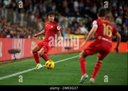 Valencia, Spagna. 17 febbraio 2024. Oliver Torres T del Sevilla FC, Jesus Navas del Sevilla FC in azione durante la Liga EA Sport Regular Season Round 25 il 17 febbraio 2024 allo stadio Mestalla di Valencia, Spagna. 17/2/24 Punteggio finale: Valencia CF 0 : 0 Sevilla FC (foto di German Vidal/Sipa USA) crediti: SIPA USA/Alamy Live News Foto Stock