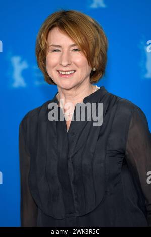 Corinna Harfouch beim Photocall zum Kinofilm Sterben / Dying auf der Berlinale 2024 / 74. Internationale Filmfestspiele Berlin im Hotel Grand Hyatt. Berlino, 18.02.2024 *** Corinna Harfouch al photocall per il film Dying Dying al Berlinale 2024 74 Berlin International Film Festival all'Hotel Grand Hyatt Berlin, 18 02 2024 foto:XC.xNiehausx/xFuturexImagex sterben 4211 Foto Stock