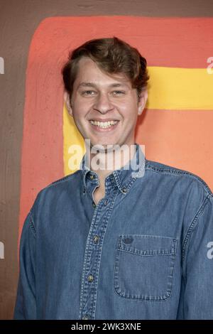 Burbank, Stati Uniti. 17 febbraio 2024. L'attore Nathaniel Wyatt partecipa all'inaugurazione dello spettacolo "Lovers and Other Strangers" al Taylor Studio, Los Angeles, CA, 17 febbraio 2024 Credit: Eugene Powers/Alamy Live News Foto Stock