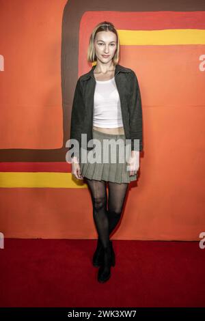 Burbank, Stati Uniti. 17 febbraio 2024. L'attrice Jordan Whitney partecipa alla grande apertura dello spettacolo "Lovers and Other Strangers" al Taylor Studio, Los Angeles, CA, 17 febbraio 2024 Credit: Eugene Powers/Alamy Live News Foto Stock