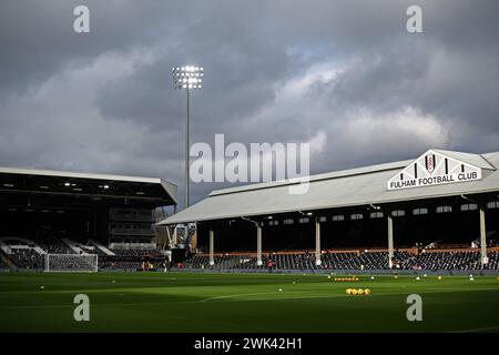 Londra, Regno Unito. 17 febbraio 2024. Londra, 17 febbraio 2024: Vista del campo durante la partita di Premier League tra Fulham e Aston Villa al Craven Cottage il 17 febbraio 2024 a Londra, Inghilterra. (Pedro Soares/SPP) credito: SPP Sport Press Photo. /Alamy Live News Foto Stock