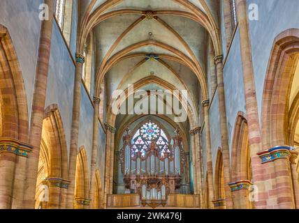 Colmar, Francia - 21 settembre 2022: L'organo della Santa Martin Collegiate Church Foto Stock